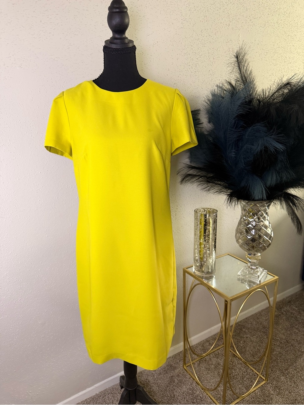 Banana Republic Yellow Short Sleeve Sheath Dress Size 6